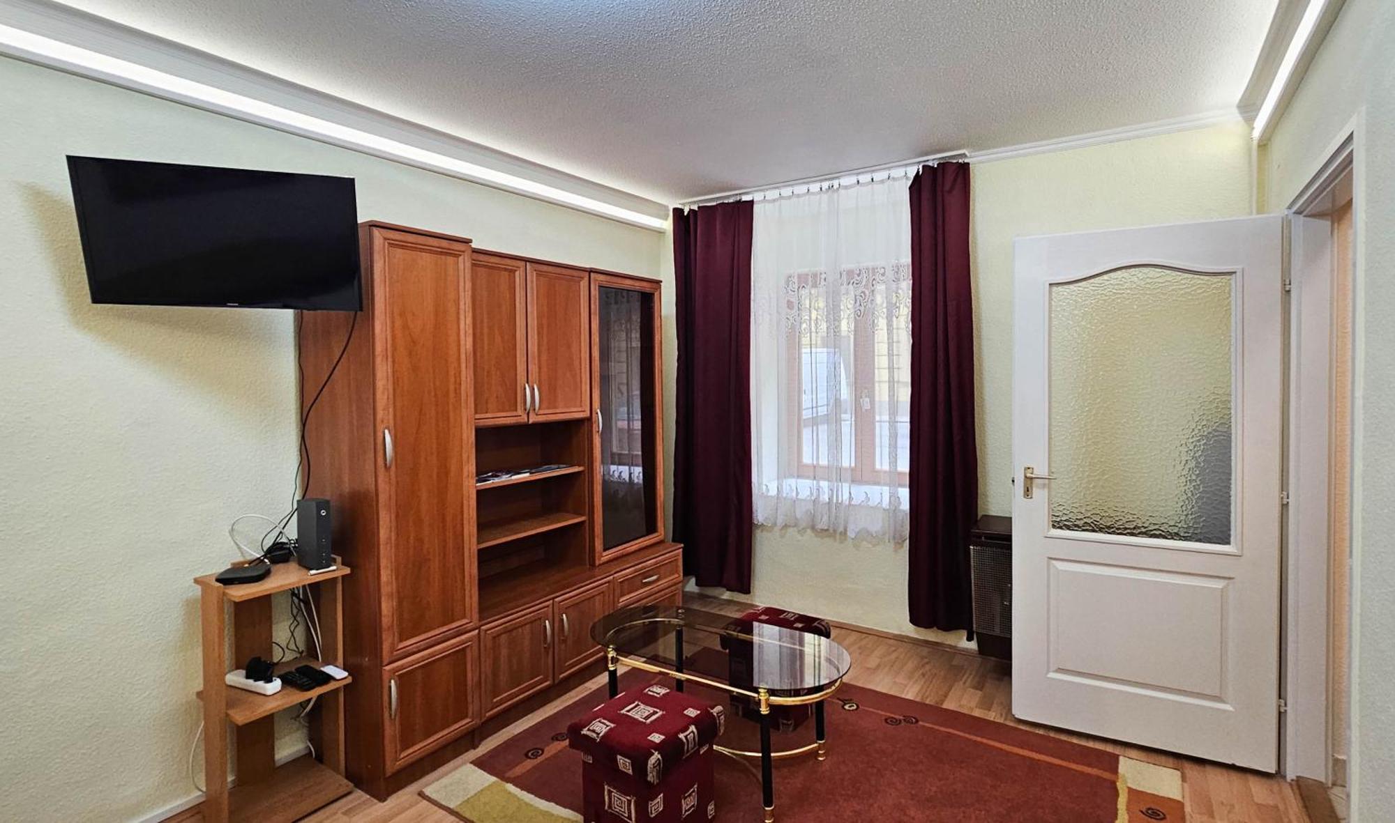 Free Parking Synagogue Apartman