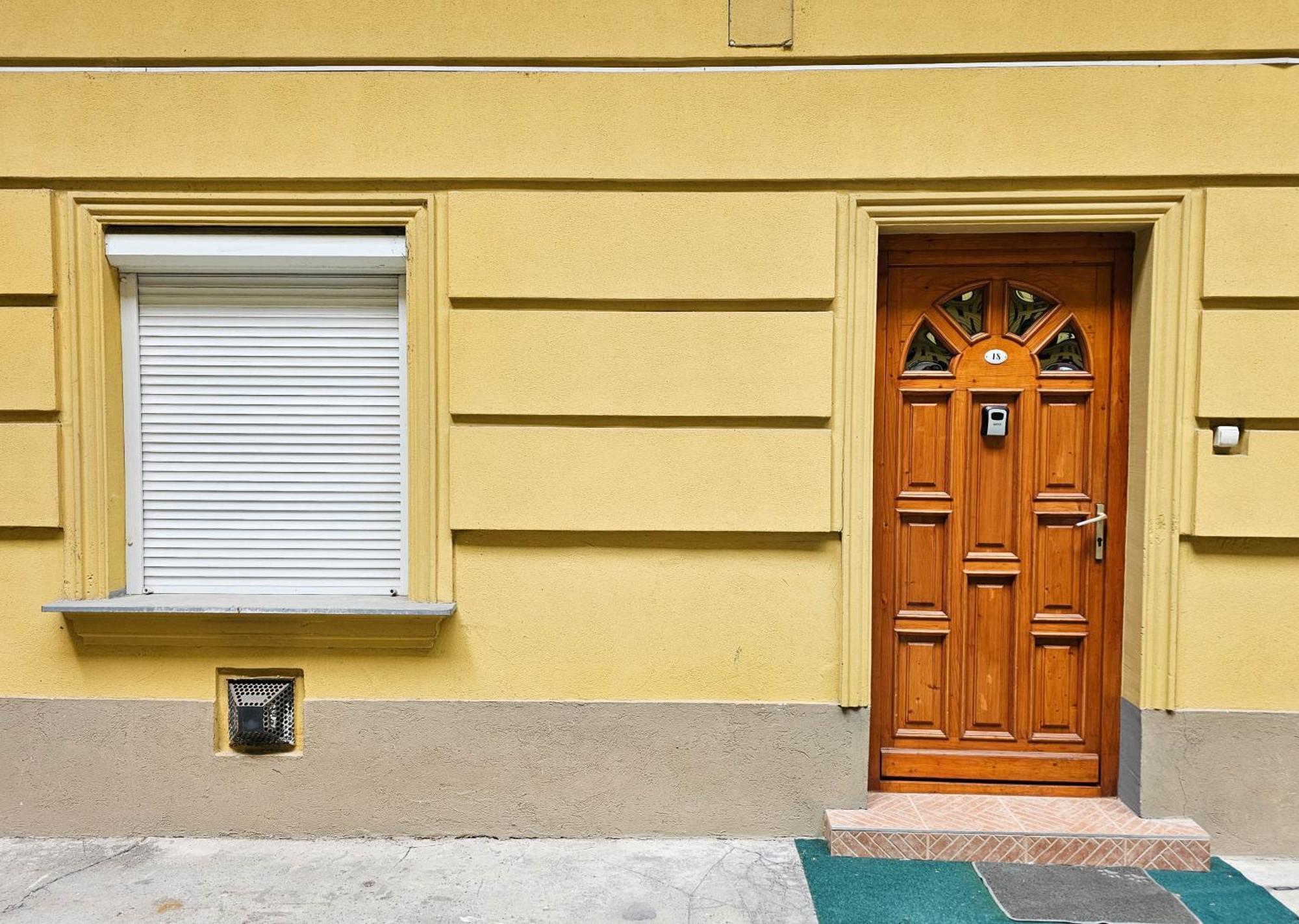 Apartment Free Parking Synagogue